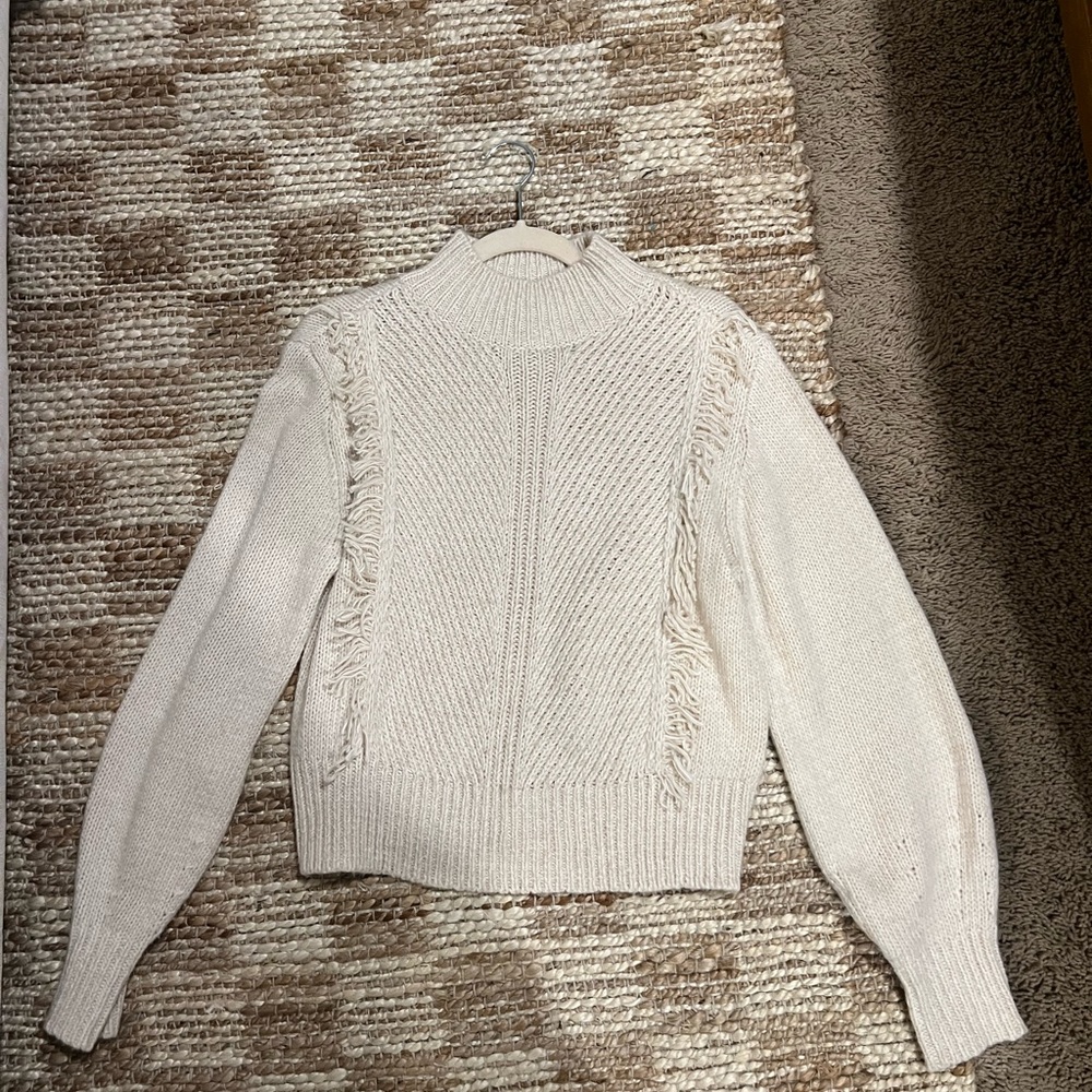 Ann Taylor Cream sweater. Size medium. Great condition.